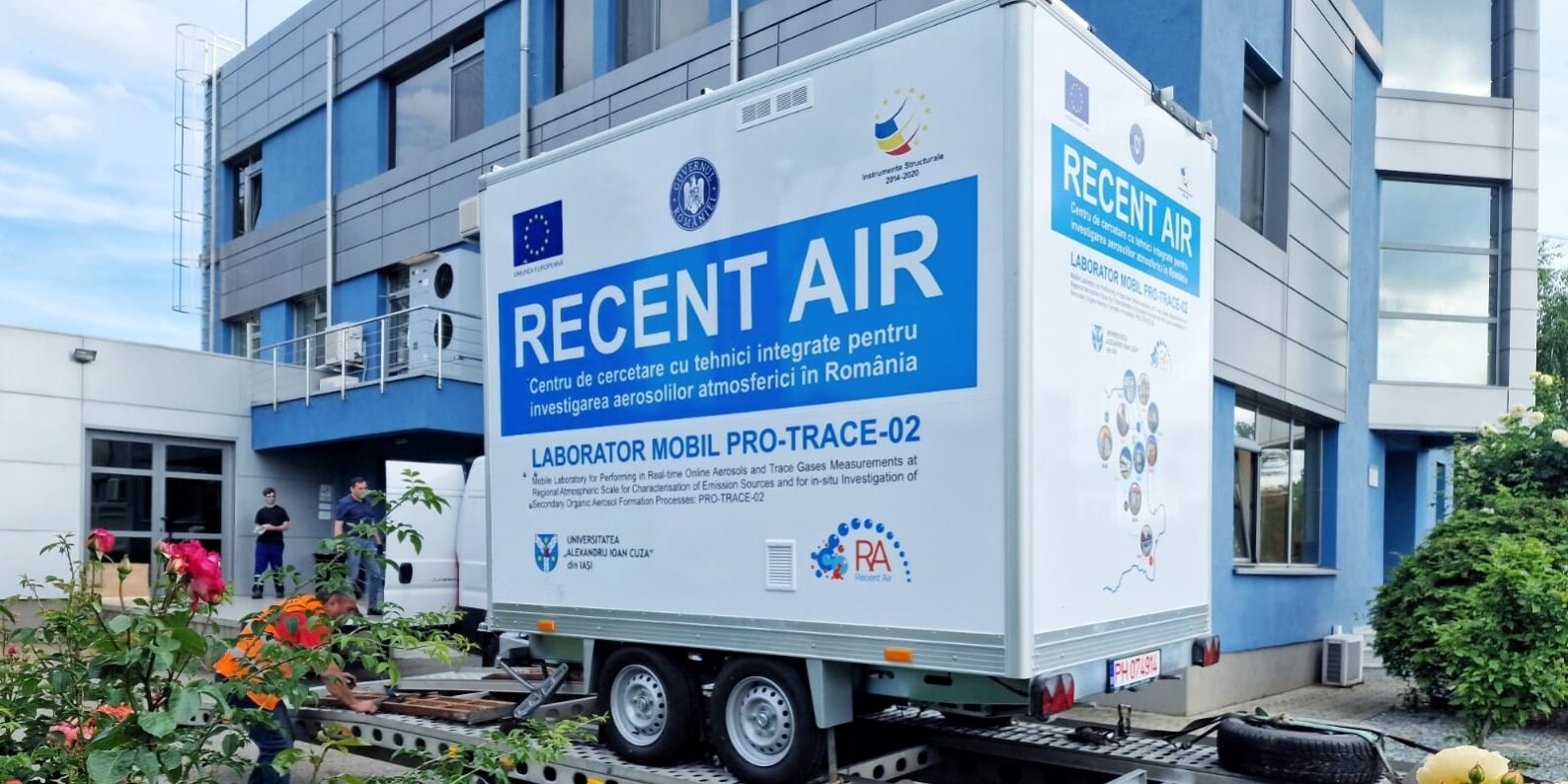 autolaborator de monitorizare a calitatii aerului crop